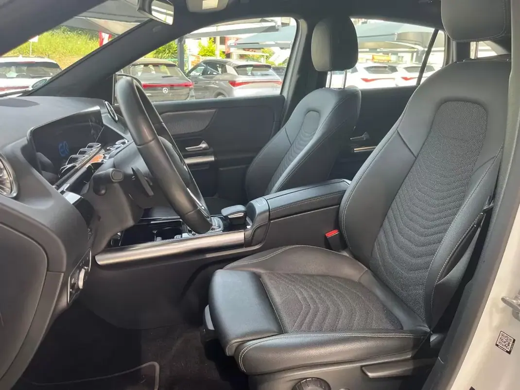 Mercedes-Benz EQA 2023 - 30990 EUR, 77000 km - AUTO.MOTO.pt - 77000km - foto 6 de 16