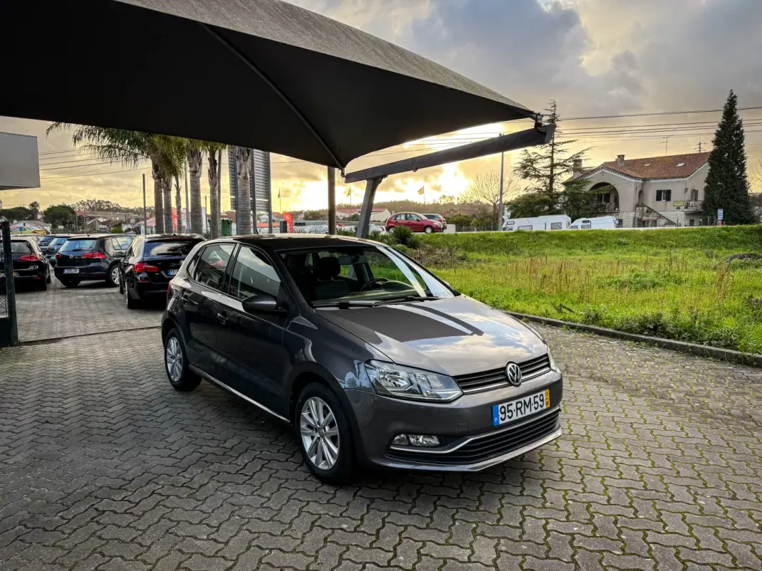 Volkswagen Polo 2016 - 9590 EUR, 130000 km - AUTO.MOTO.pt - 130000km - foto 9 de 12