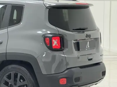 Jeep Renegade 2019 - 16990 EUR, 89500 km - AUTO.MOTO.pt - 89500km - foto 5 de 24