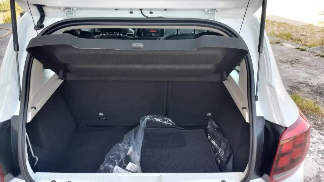 Dacia Sandero 2019 - 8950 EUR, 124000 km - AUTO.MOTO.pt - 124000km - foto 20 de 34