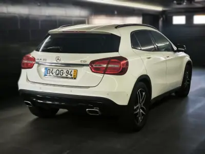 Mercedes-Benz GLA 180 2015 - 19950 EUR, 81297 km - AUTO.MOTO.pt - 81297km - foto 11 de 32
