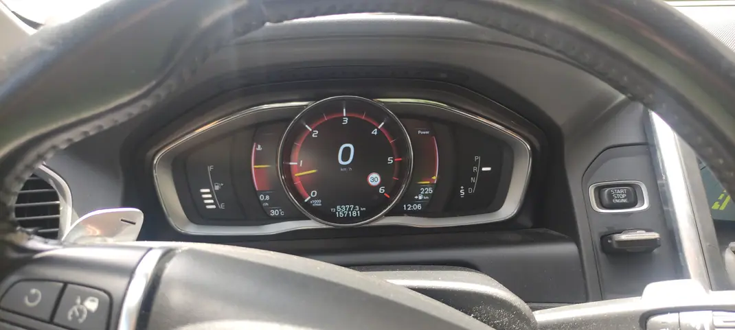 Volvo XC 60 2014 - 16000 EUR, 180000 km - 180000km - foto 8 de 12