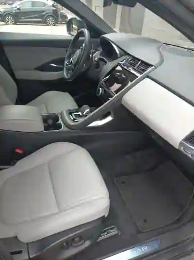Jaguar E-Pace 2023 - 35900 EUR, 59000 km - 59000km - foto 5 de 12