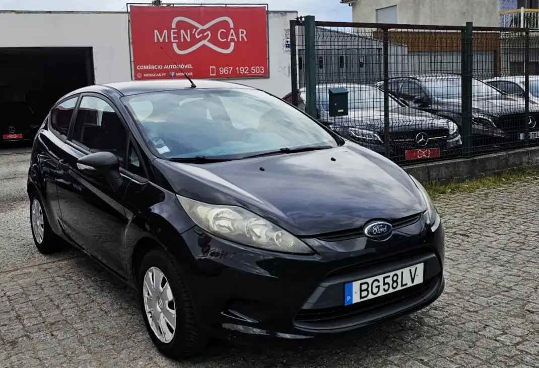 Ford Fiesta 2009 - 7500 EUR, 92000 km - AUTO.MOTO.pt - 92000km - foto 1 de 18