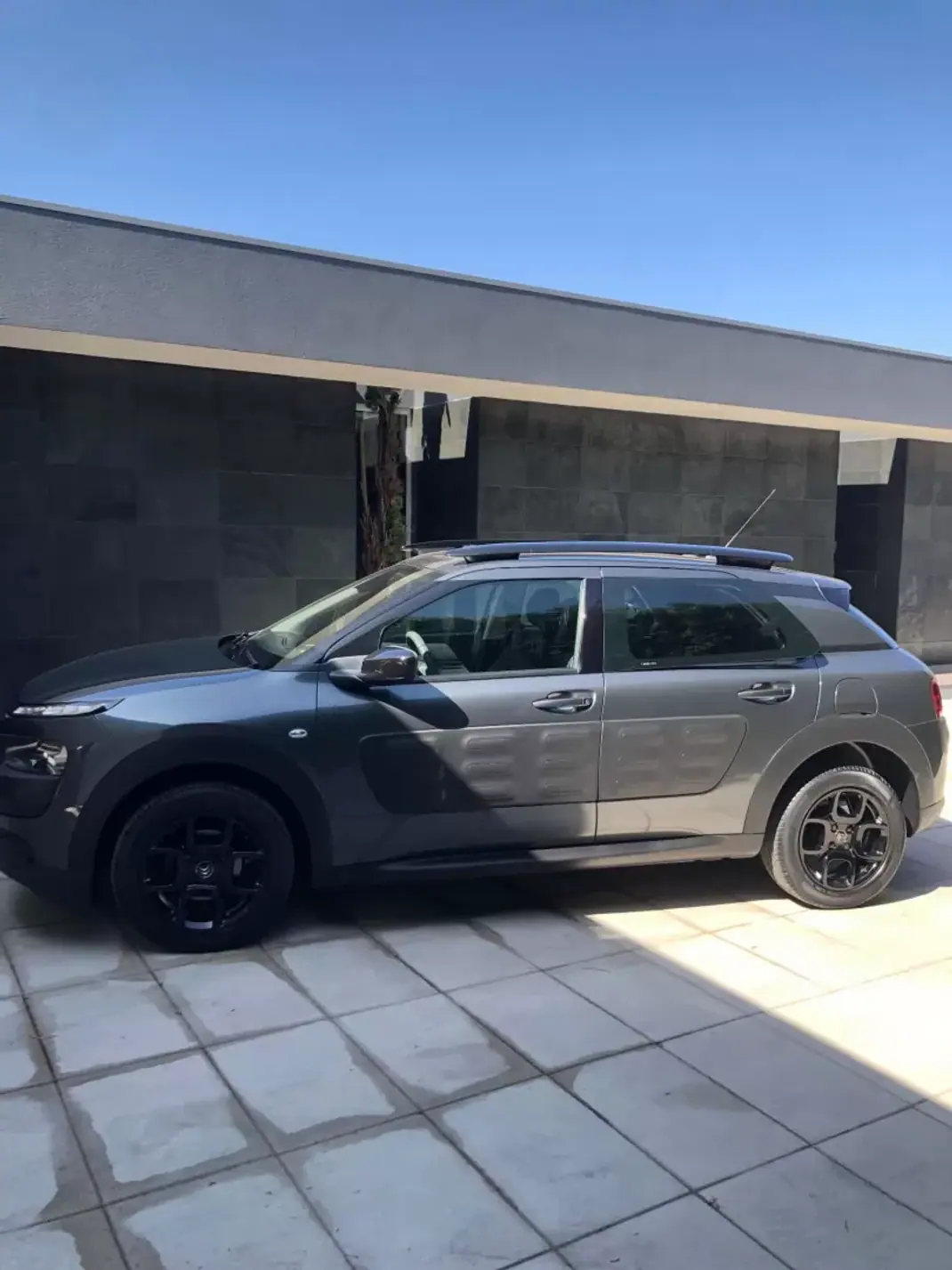 Citroën C4 Cactus 2014 - 9900 EUR, 167000 km - 167000km - foto 7 de 21