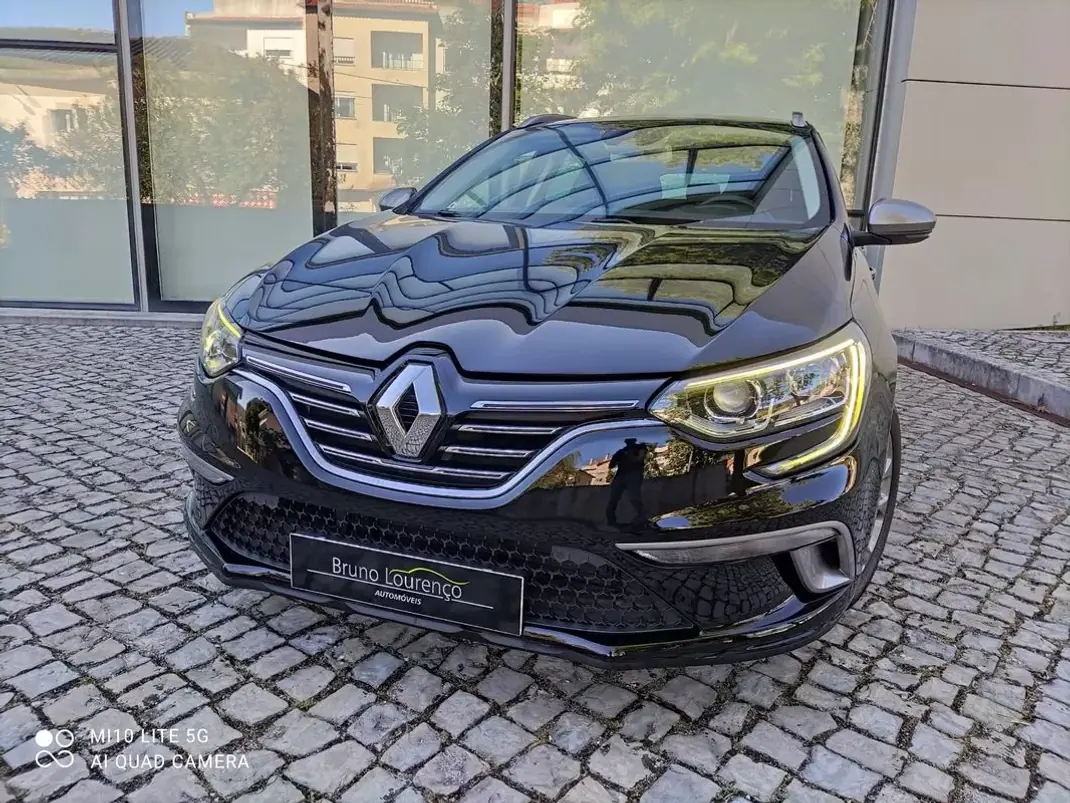 Renault Mégane Sport Tourer 2018 - 14900 EUR, 112000 km - AUTO.MOTO.pt - 112000km - foto 4 de 28