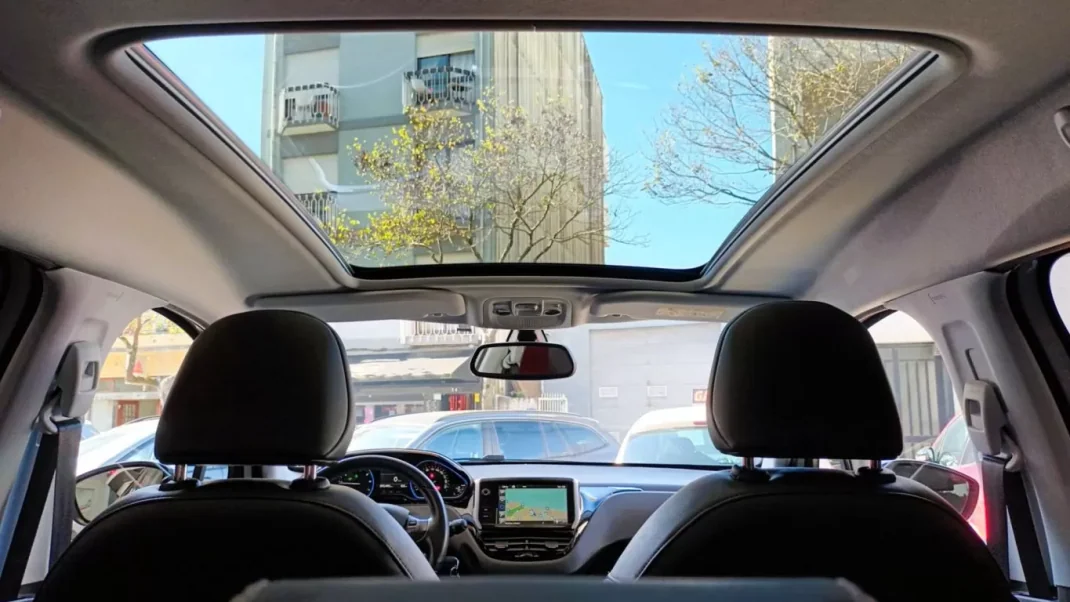 Peugeot 2008 2015 - 11490 EUR, 92490 km - AUTO.MOTO.pt - 92490km - foto 22 de 72