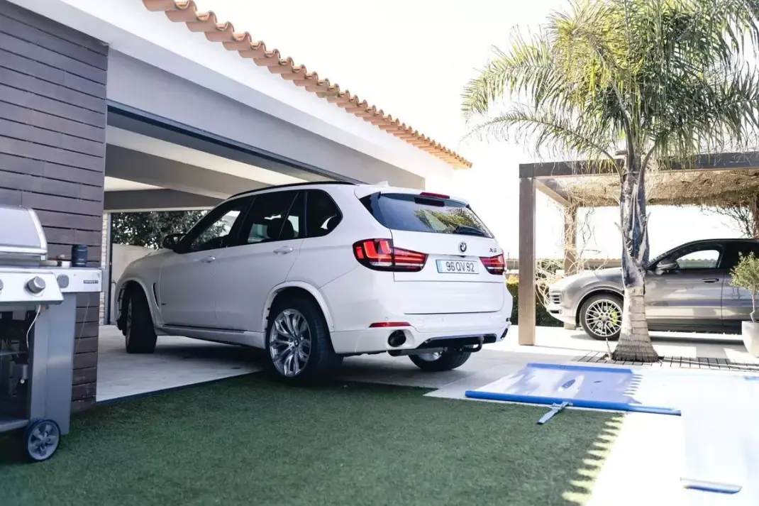 BMW X5 2014 - 26900 EUR, 170000 km - AUTO.MOTO.pt - 170000km - foto 21 de 25