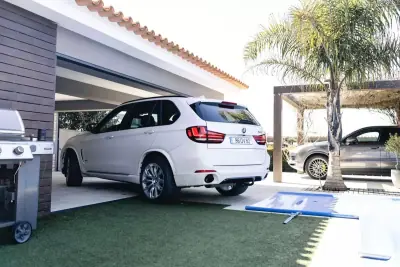 BMW X5 2014 - 26900 EUR, 170000 km - AUTO.MOTO.pt - 170000km - foto 21 de 25