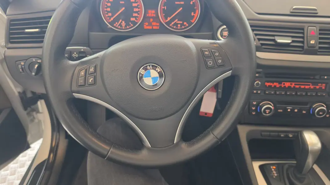 BMW X1 2009 - 13900 EUR, 234438 km - AUTO.MOTO.pt - 234438km - foto 39 de 59
