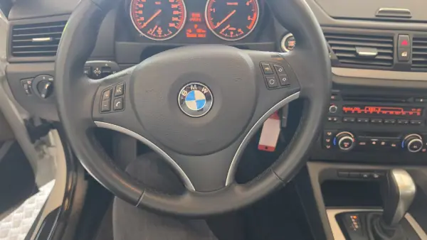 BMW X1 2009 - 13900 EUR, 234438 km - AUTO.MOTO.pt - 234438km - foto 39 de 59