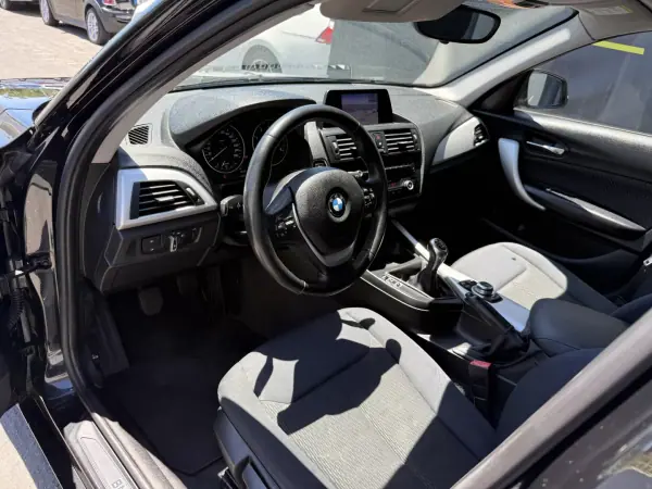 BMW 116 2012 - 10500 EUR, 220000 km - AUTO.MOTO.pt - 220000km - foto 8 de 19