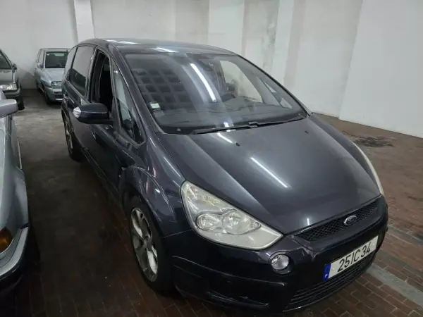 Ford S-Max 2009 - 3000 EUR, 351000 km - AUTO.MOTO.pt - 351000km - foto 3 de 16