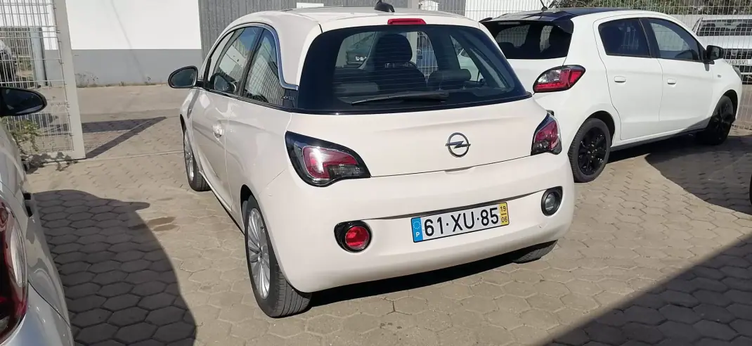 Opel Adam 2019 - 12800 EUR, 15040 km - AUTO.MOTO.pt - 15040km - foto 9 de 12