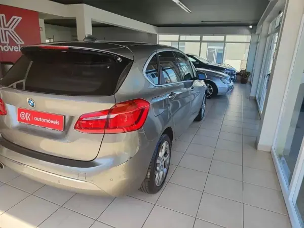 BMW 216 Active Tourer 2018 - 19990 EUR, 43600 km - AUTO.MOTO.pt - 43600km - foto 10 de 41