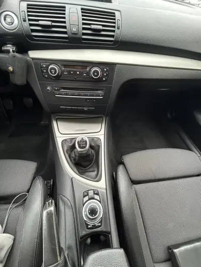 BMW 118 2010 - 10750 EUR, 289185 km - AUTO.MOTO.pt - 289185km - foto 14 de 18