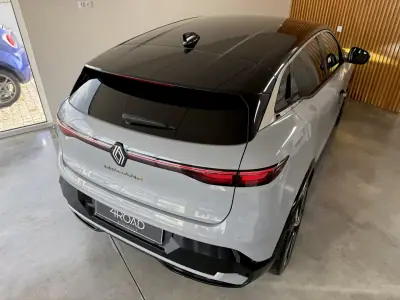 Renault Mégane E-Tech 2022 - 24999 EUR, 27000 km - AUTO.MOTO.pt - 27000km - foto 30 de 116