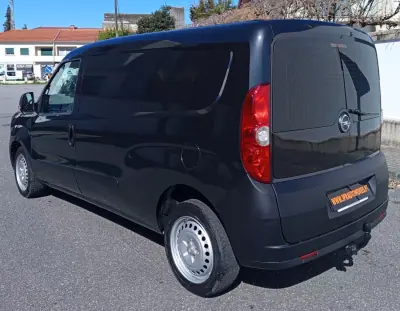 Opel Combo 2014 - 8490 EUR, 146000 km - AUTO.MOTO.pt - 146000km - foto 7 de 16