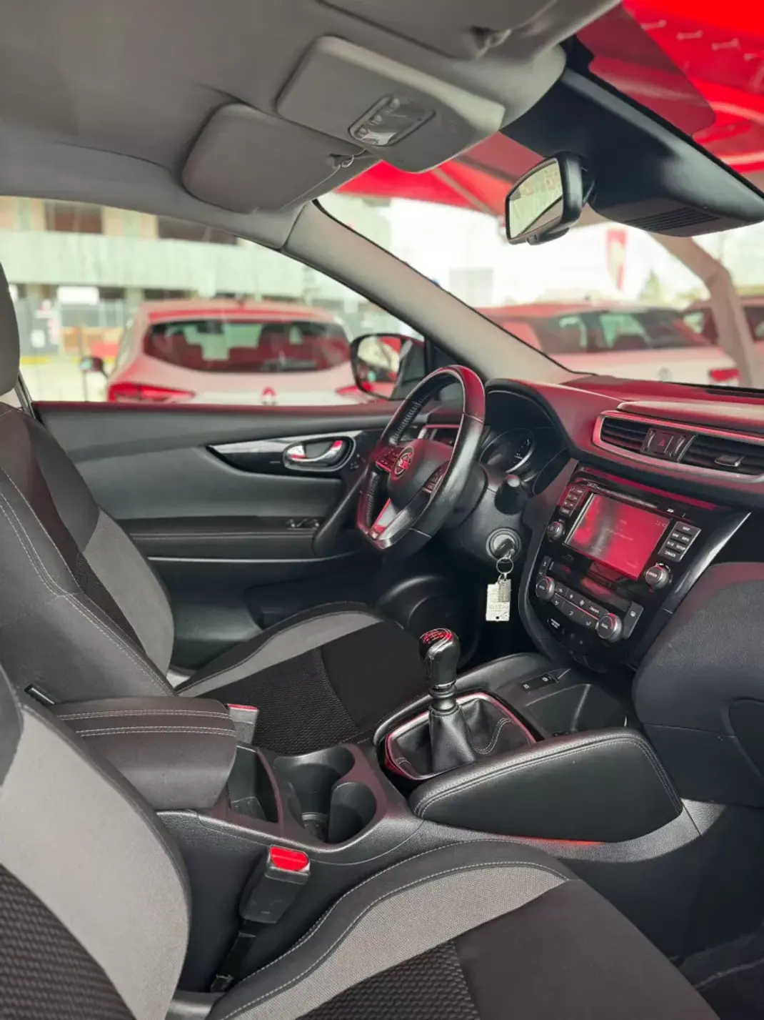 Nissan Qashqai 2018 - 18500 EUR, 118088 km - AUTO.MOTO.pt - 118088km - foto 13 de 16