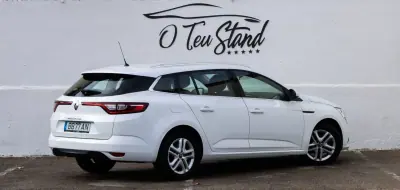 Renault Mégane Sport Tourer 2019 - 10780 EUR, 224000 km - AUTO.MOTO.pt - 224000km - foto 2 de 41