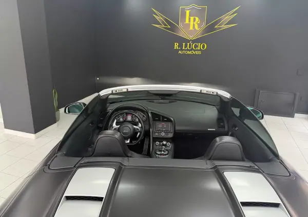 Audi R8 Spyder 2012 - 125000 EUR, 89245 km - AUTO.MOTO.pt - 89245km - foto 43 de 44