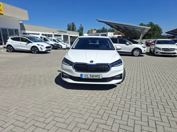 Skoda Fabia 1.0 MPI Ambition 2024 Gasolina — 40 500 km Skoda Fabia 1.0 MPI Ambition 2024 Gasolina