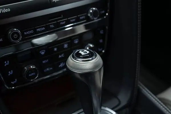 Bentley Continental 2015 - 119950 EUR, 58000 km - AUTO.MOTO.pt - 58000km - foto 41 de 46