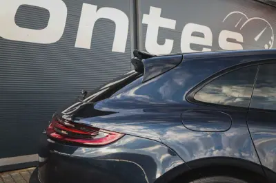 Porsche Panamera Sport Turismo 2019 - 69880 EUR, 97640 km - AUTO.MOTO.pt - 97640km - foto 24 de 71