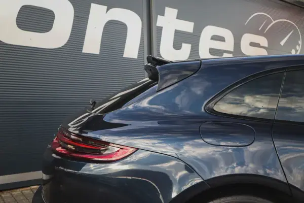 Porsche Panamera Sport Turismo 2019 - 67480 EUR, 97640 km - AUTO.MOTO.pt - 97640km - foto 24 de 71