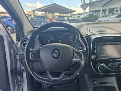 Renault Captur 2018 - 13500 EUR, 113500 km - AUTO.MOTO.pt - 113500km - foto 15 de 29