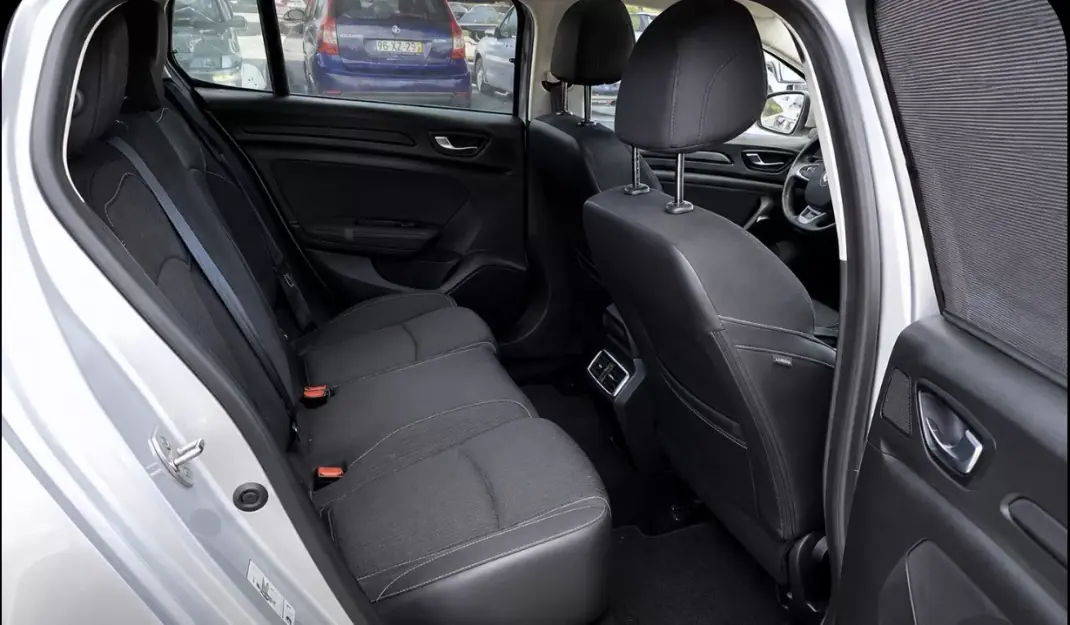 Renault Mégane 2017 - 11900 EUR, 177386 km - 177386km - foto 6 de 8