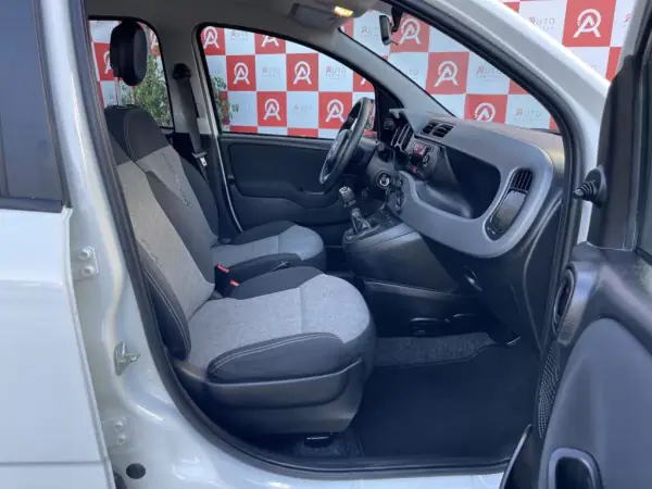 Fiat Panda 2021 - 11490 EUR, 65600 km - AUTO.MOTO.pt - 65600km - foto 10 de 15