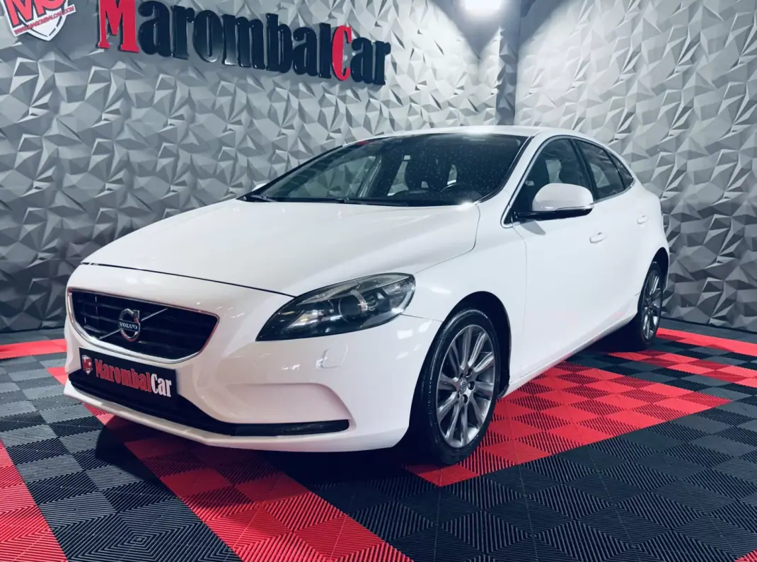 Volvo V40 2013 - 9990 EUR, 258002 km - AUTO.MOTO.pt - 258002km - foto 7 de 31