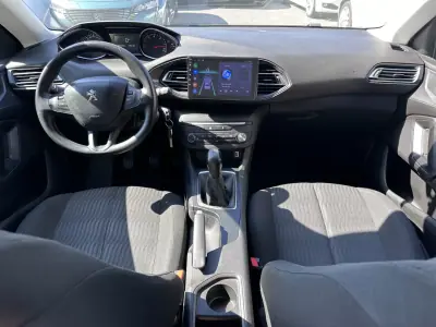 Peugeot 308 2018 - 12500 EUR, 280000 km - AUTO.MOTO.pt - 280000km - foto 17 de 32