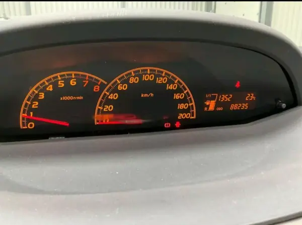 Toyota Yaris 2011 - 6900 EUR, 88235 km - AUTO.MOTO.pt - 88235km - foto 4 de 4