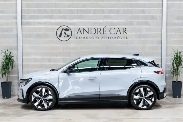Renault Mégane E-Tech 2023 - 26950 EUR, 41550 km - AUTO.MOTO.pt - 41550km - foto 4 de 50