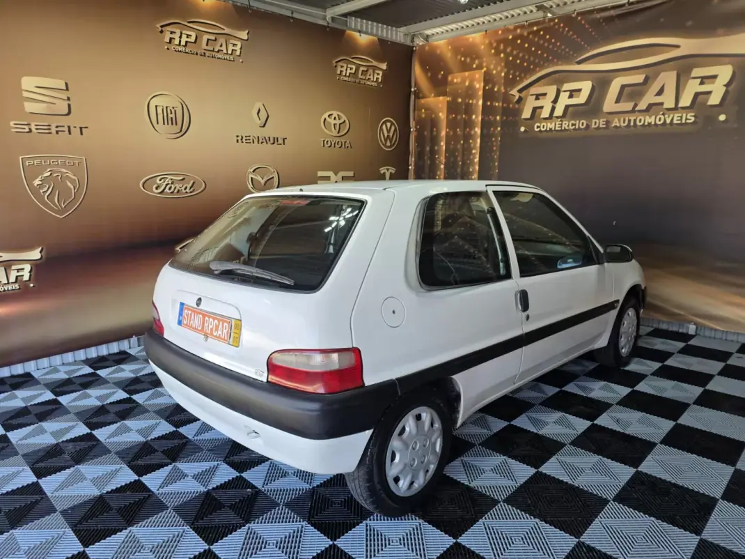 Citroën Saxo 2000 - 2450 EUR, 280000 km - AUTO.MOTO.pt - 280000km - foto 8 de 12