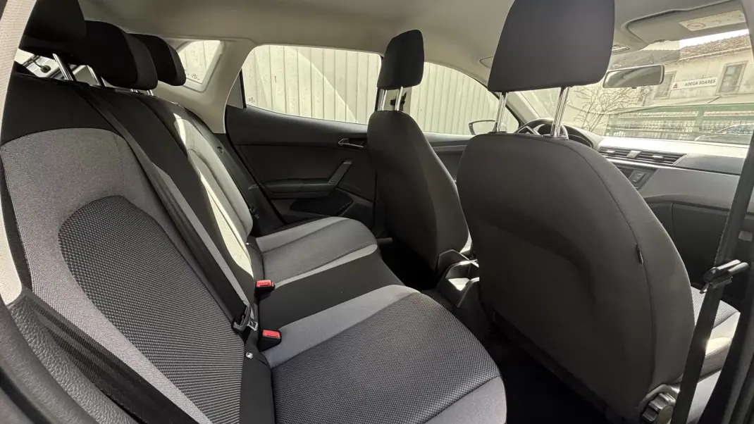 SEAT Ibiza 2018 - 14500 EUR, 136000 km - 136000km - foto 8 de 12
