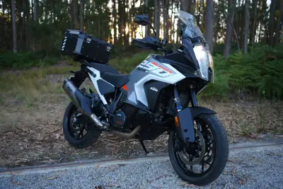 KTM 1290 Super Adventure 2023 - 17990 EUR, 32000 km - AUTO.MOTO.pt - 32000km - foto 37 de 46