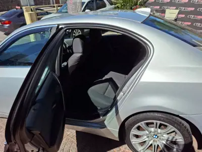 BMW 525 2004 - 5000 EUR, 293913 km - AUTO.MOTO.pt - 293913km - foto 19 de 26