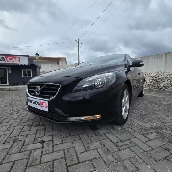 Volvo V40 2016 - 14500 EUR, 118000 km - AUTO.MOTO.pt - 118000km - foto 18 de 18