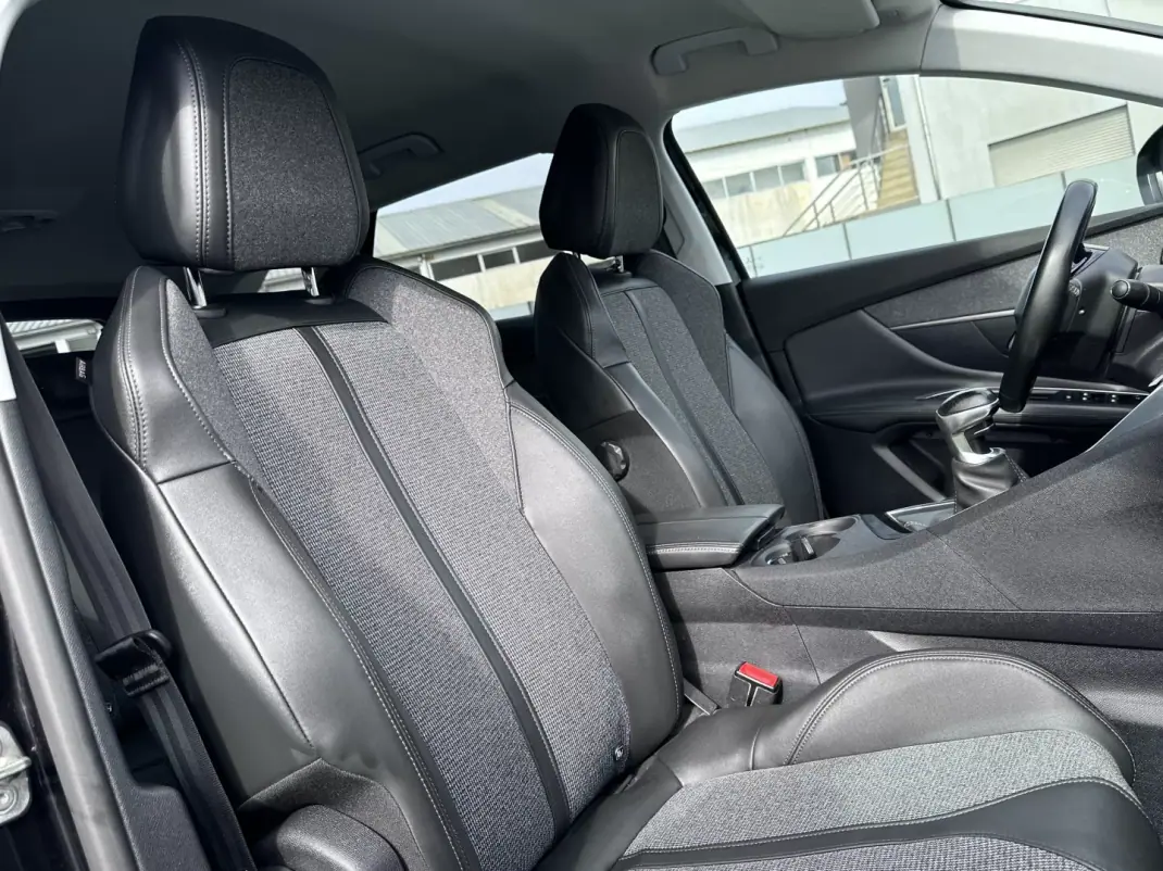 Peugeot 3008 2019 - 17900 EUR, 180000 km - AUTO.MOTO.pt - 180000km - foto 58 de 62