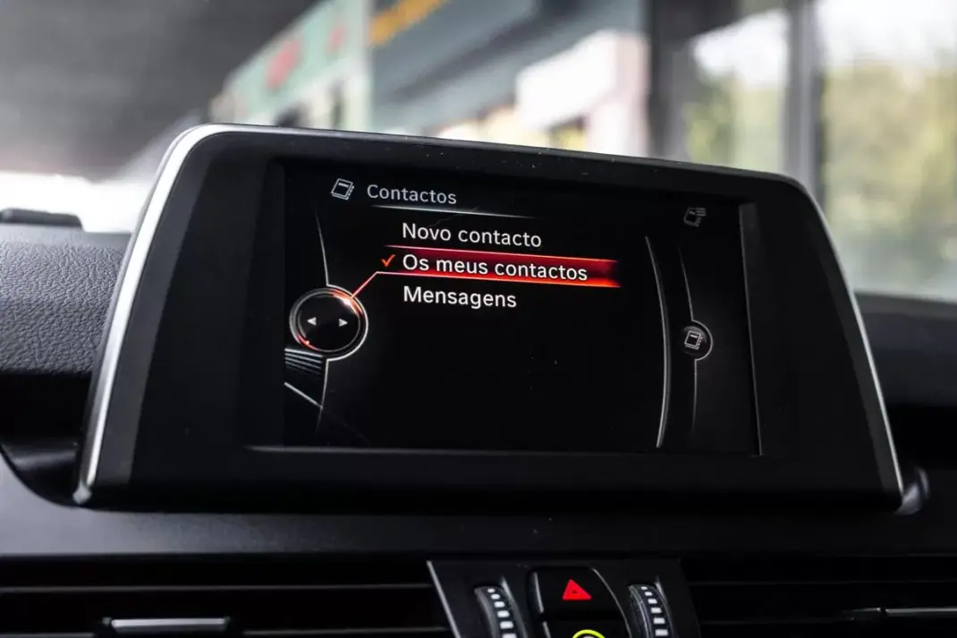 BMW 216 Active Tourer 2017 - 13990 EUR, 96223 km - AUTO.MOTO.pt - 96223km - foto 42 de 43