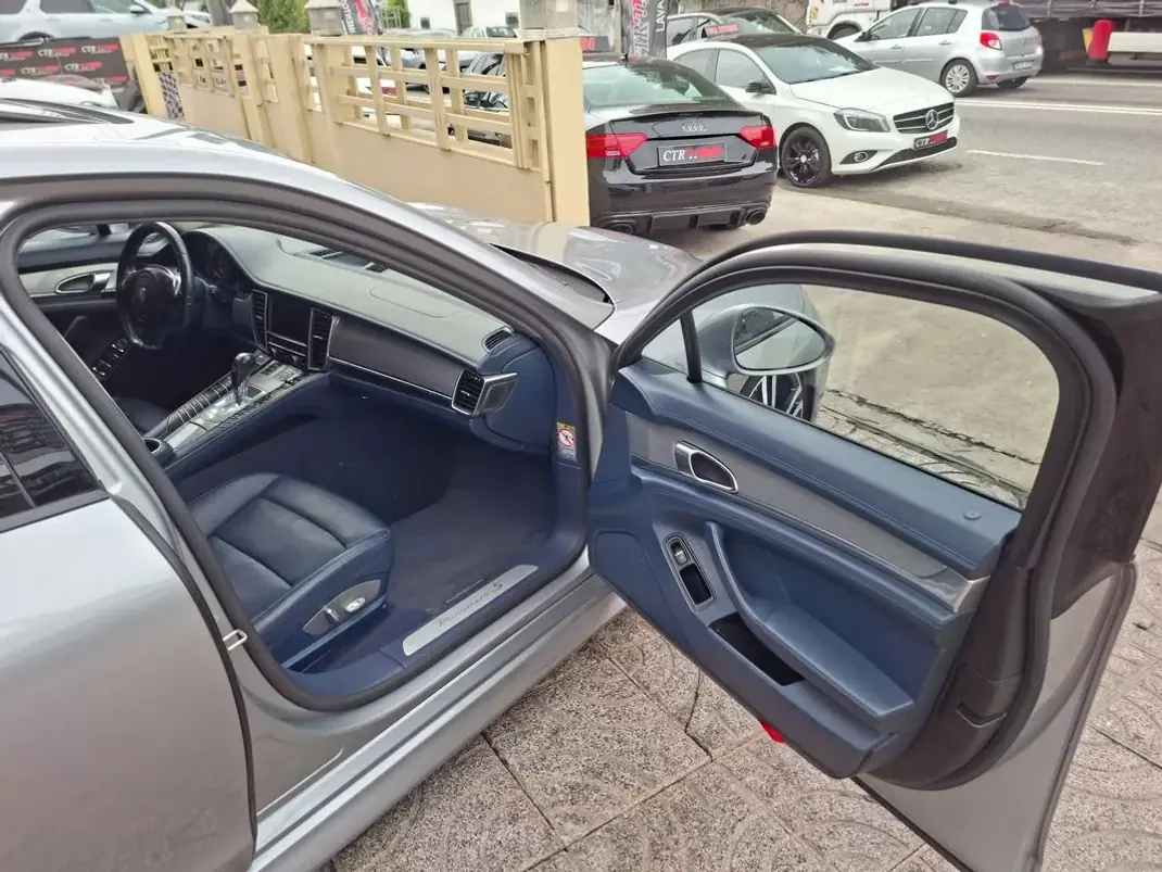 Porsche Panamera 2011 - 47900 EUR, 133621 km - 133621km - foto 20 de 36