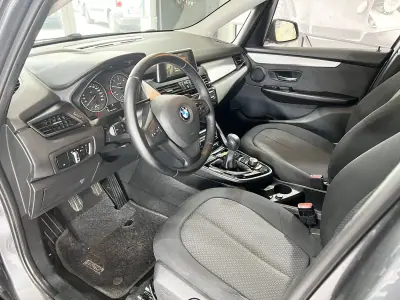 BMW 214 Active Tourer 2017 - 15600 EUR, 98526 km - AUTO.MOTO.pt - 98526km - foto 6 de 21