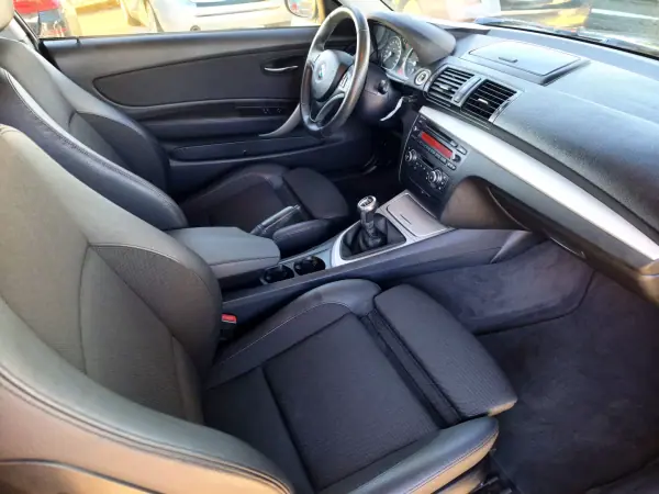 BMW 118 2012 - 11990 EUR, 209580 km - AUTO.MOTO.pt - 209580km - foto 11 de 20