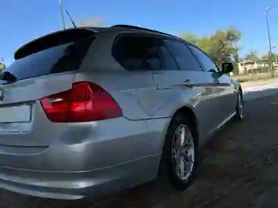 BMW 320D EFFICIENT DYNAMICS 2011 — foto 5 de 12