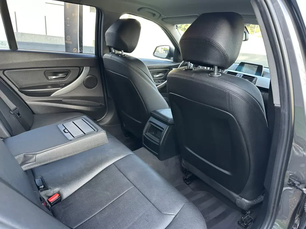 BMW 318 2014 - 12900 EUR, 178000 km - 178000km - foto 55 de 65