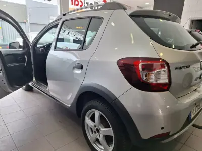 Dacia Sandero 2014 - 8490 EUR, 57546 km - AUTO.MOTO.pt - 57546km - foto 6 de 15