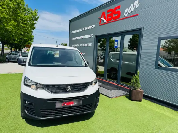 Peugeot FlexCab BlueHDi 100 L2 EHZ S&S Pro 2019 - 15000 EUR, 149000 km - AUTO.MOTO.pt - 149000km - foto 4 de 17
